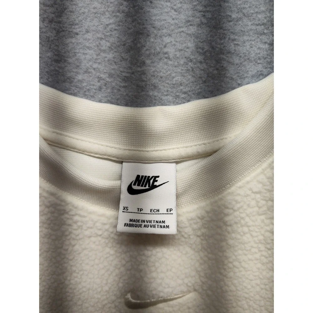 Nike Women Sweatshirt XS Cream 100% Polyester Crew Neck Long Sleeve Pullover